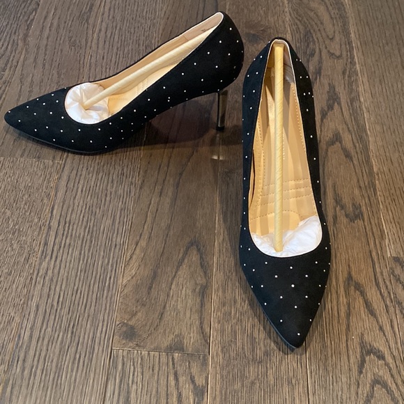 NIB Adrienne Vittadini Naji Studded Pump - Picture 4 of 14